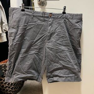 Tommy Bahama Men’s Gray Khaki Shorts 42